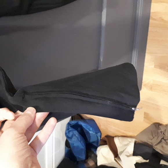 Lucy cropped active pant. Size M - Picture 3 of 6